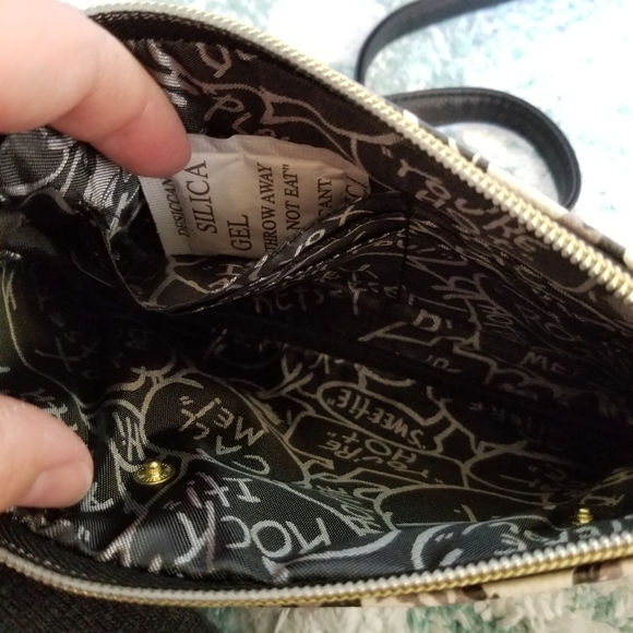 NWT- Betsey Johnson Crossbody/Wristlet - Picture 8 of 12